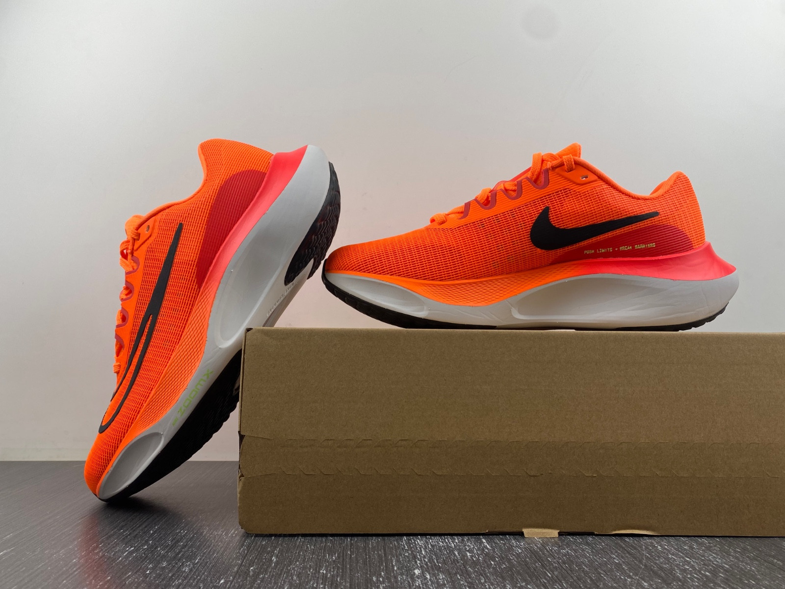 nike zoom fly 5 total orange dm8968-800