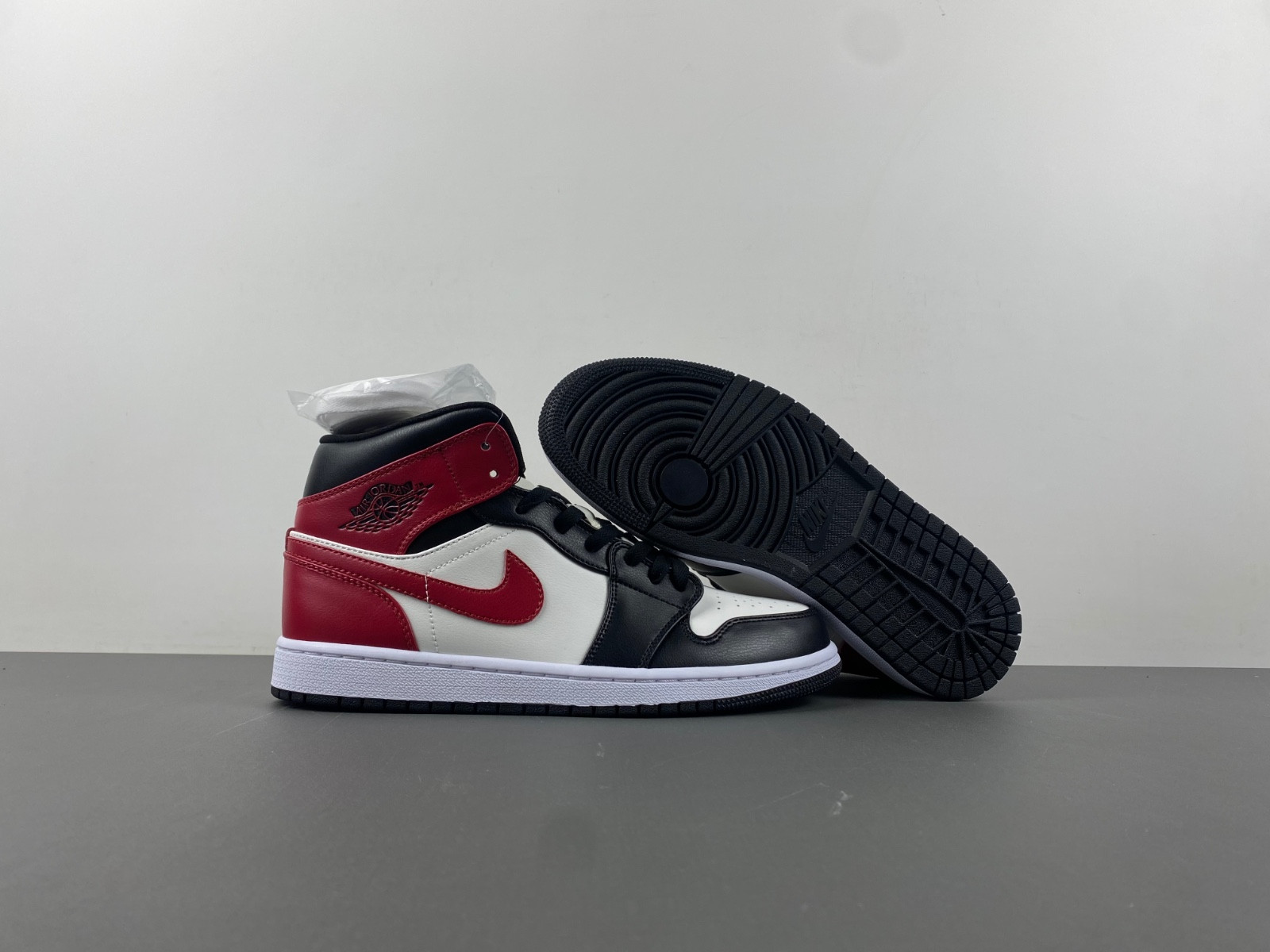 air jordan 1 mid women''s black toe bq6472-160