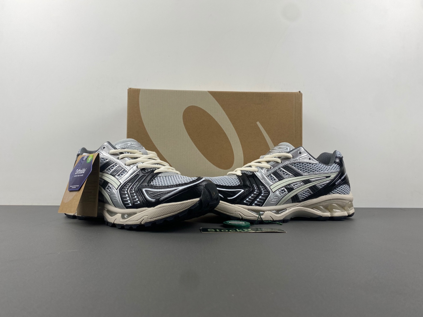 As*ic*s gel kayano 14 