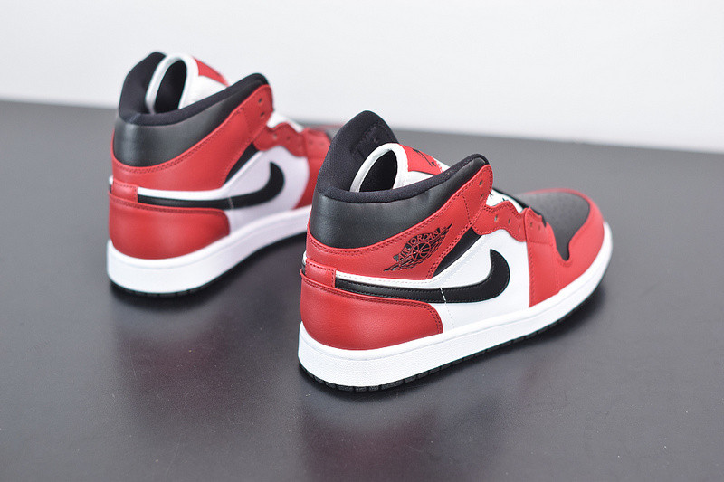 air jordan 1 mid “chicago black toe” 554724-069