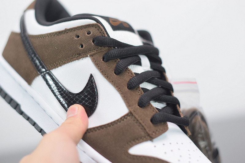 nike dunk low white black trail end brown 304292-102