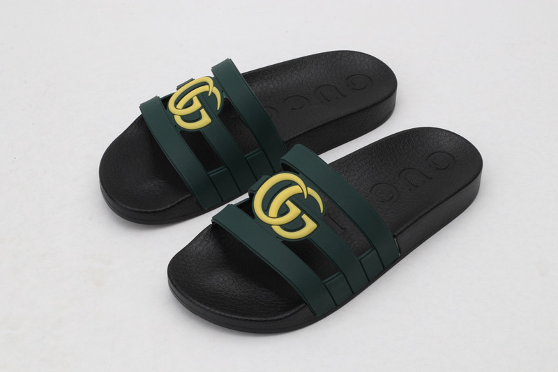 g*u*i sandals