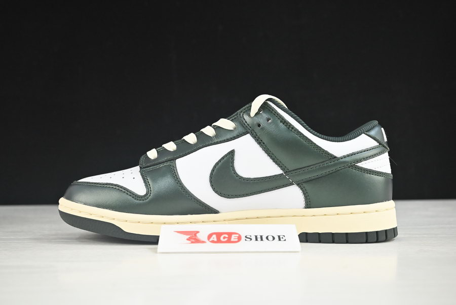 nike sb dunk low “vintage green” dq8580-100