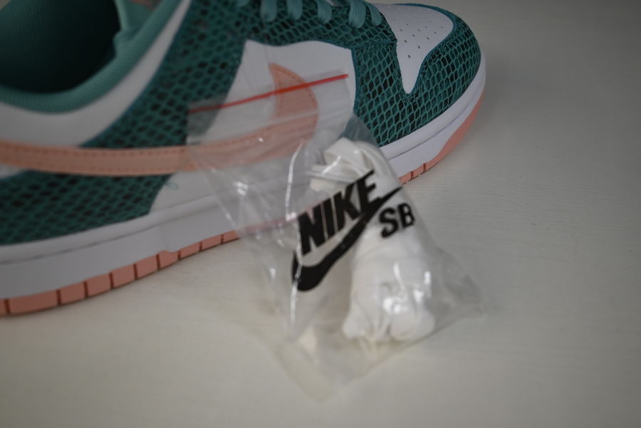 nike dunk low “snakeskin” dr8577-300