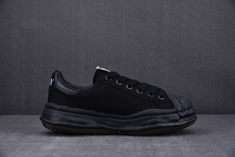 Ma*s*n mihara yasuhiro sneaker