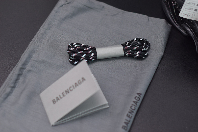 bc triple s trainer 524039 w06e1 2021