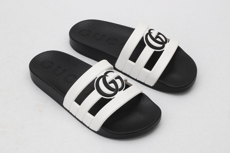 g*u*i sandals