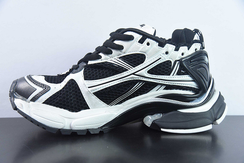 Ba*len*cia*ga runner sneaker