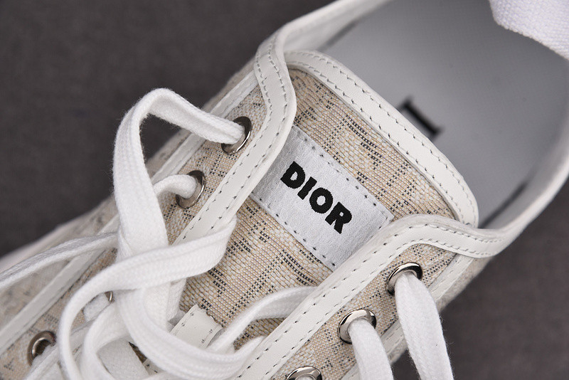 dio* sneaker