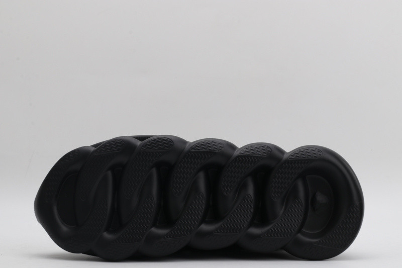 vs chain reaction sneakers