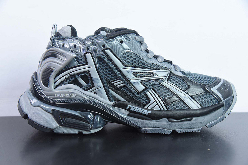 Ba*len*cia*ga runner sneaker