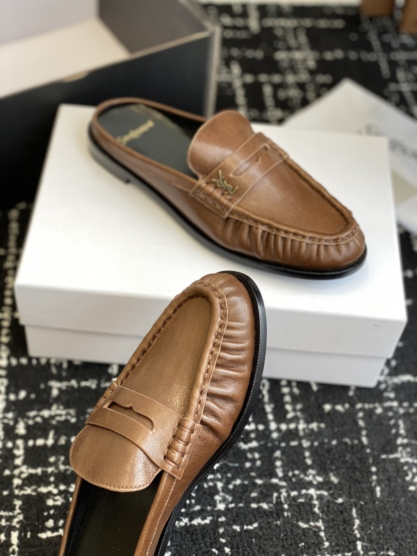 SAINT LAURENT Sneaker