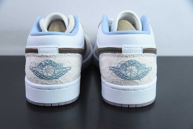 Air Jordan 1 Low WMNS "Coral Reef" IB8859-101