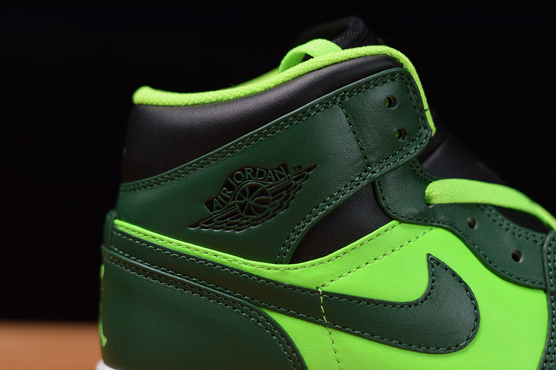 air jordan 1 mid "hulk" 554724-330