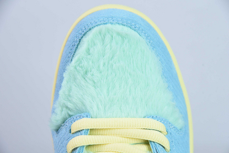 verdy x nike sb dunk low “visty” fn6040-400