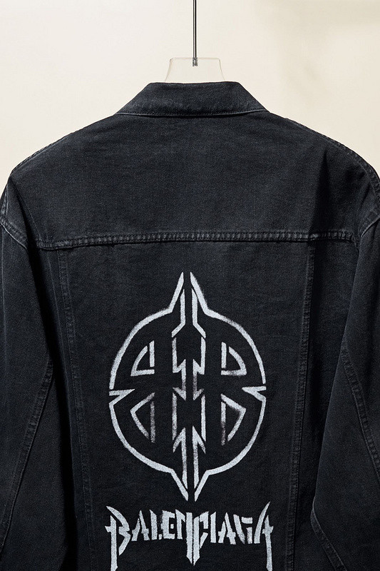 Ba*len*cia*ga clothes