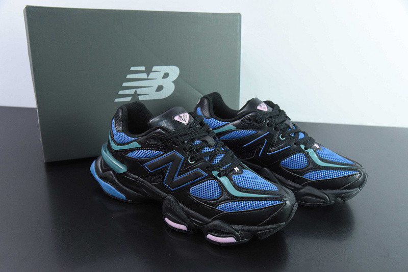 NEW BALANCE SNEAKER