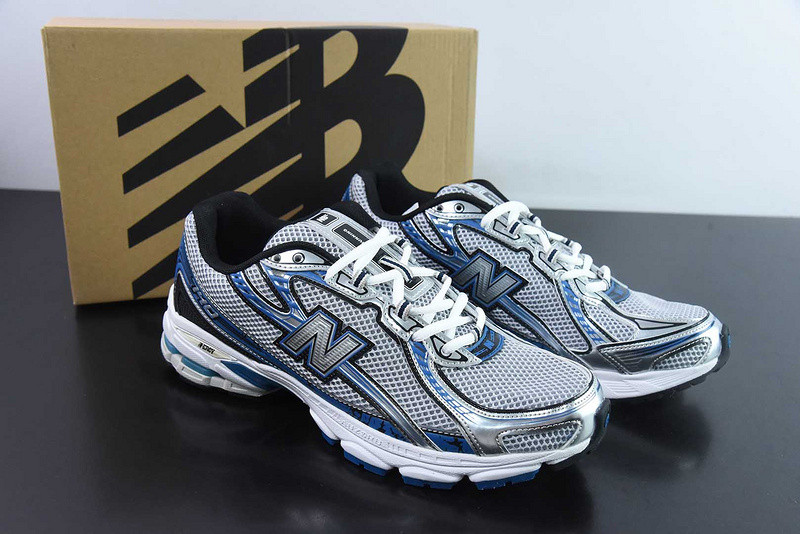 NEW BALANCE SNEAKER