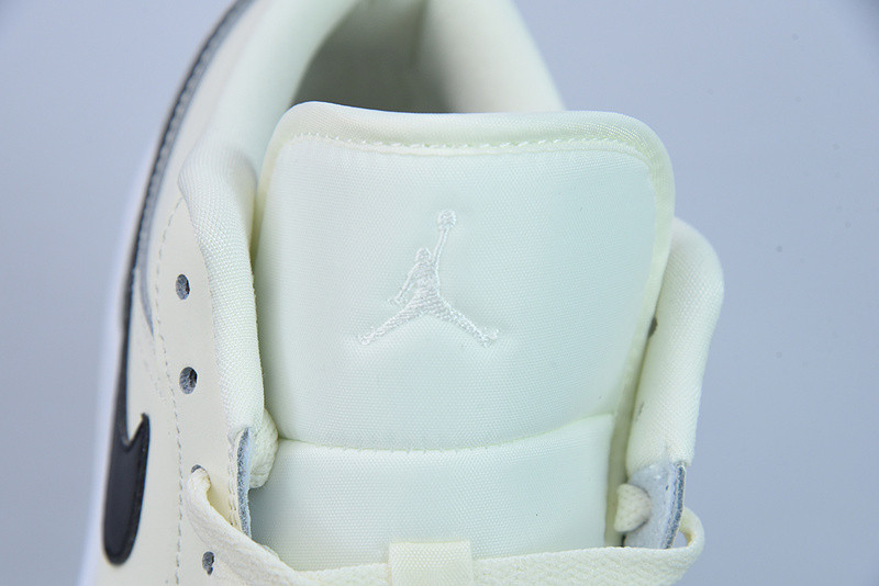 wmns air jordan 1 low 