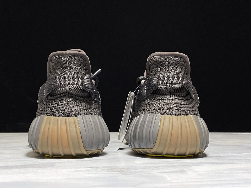 ad*s Y**zy boost 350 v2 cinder reflective