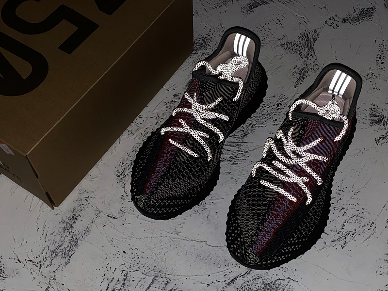 ad*s Y**zy boost 350 v2 yecheil (non-reflective)