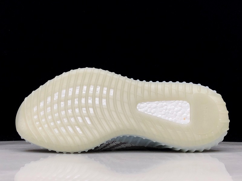 ad*s Y**zy boost 350 v2 blue tint