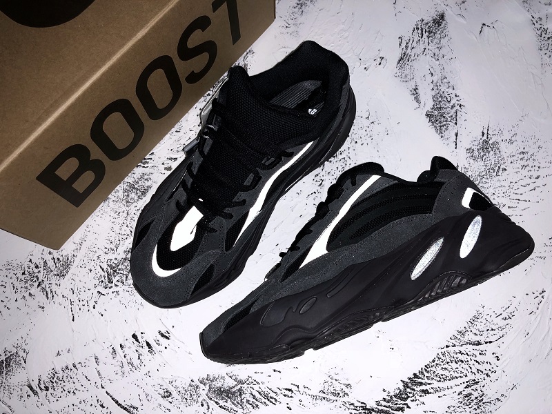 ad*s Y**zy boost 700 v2 vanta