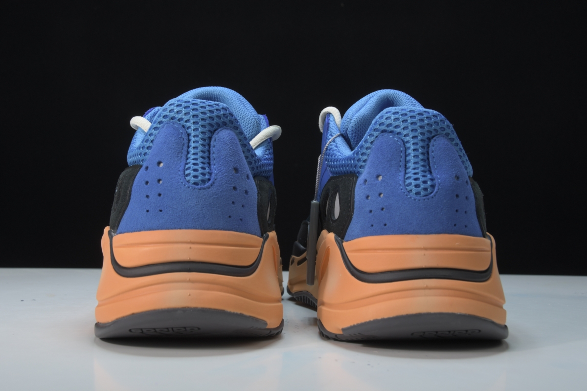 ad*s Y**zy boost 700 bright blue