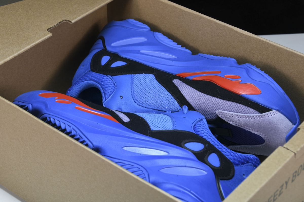 ad*s Y**zy boost 700 hi-res blue