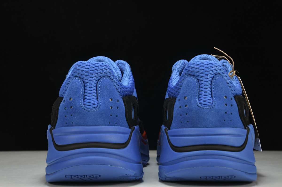 ad*s Y**zy boost 700 hi-res blue