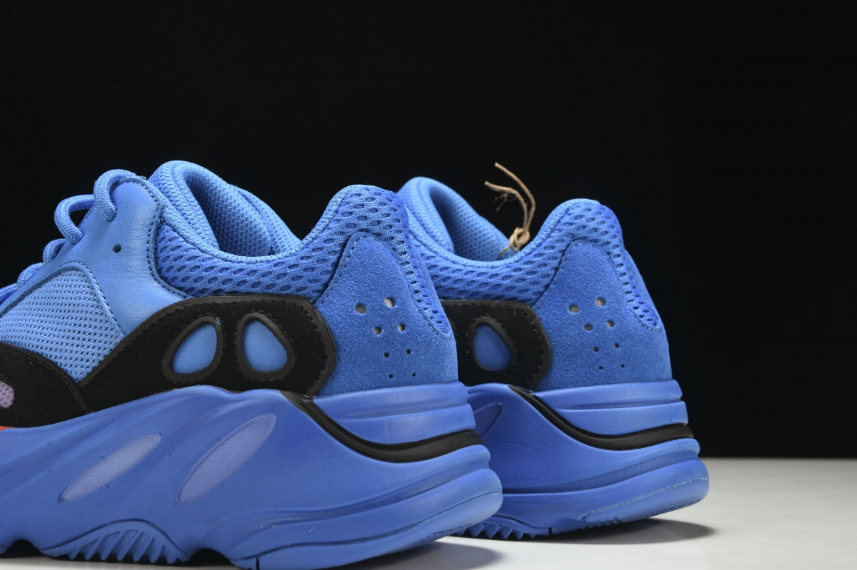ad*s Y**zy boost 700 hi-res blue