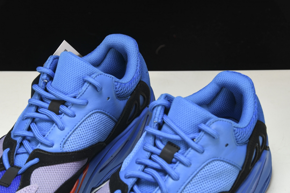 ad*s Y**zy boost 700 hi-res blue