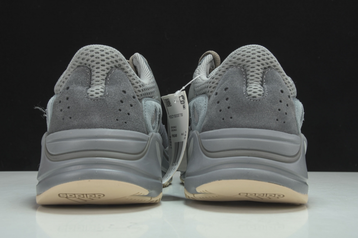 ad*s Y**zy boost 700 teal blue